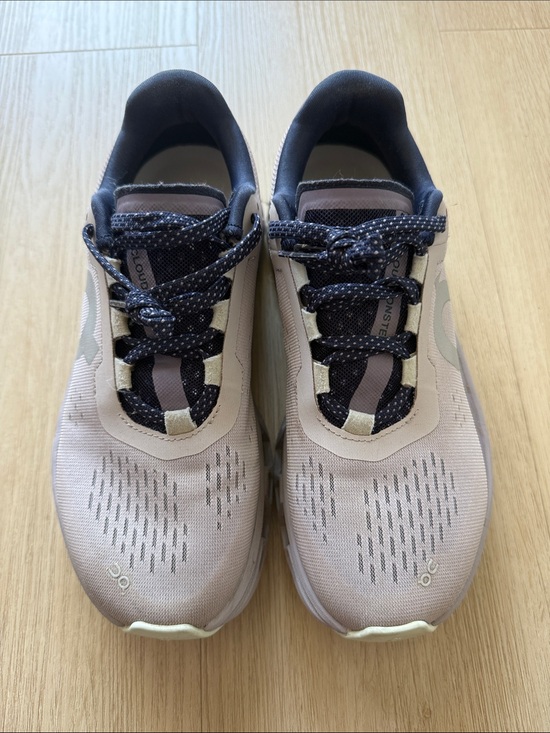 On Running Shoes - On Running Lace-Up Trainers in Limited Edition from Free People sz 7.5